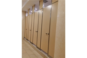 标准化临建公厕建造案例-长沙抗倍特板隔断